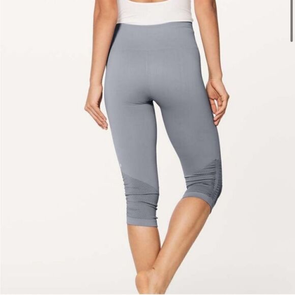 Lululemon Awakening Cropped Pant 17" Like New by Lululemon - Picture 5 of 9